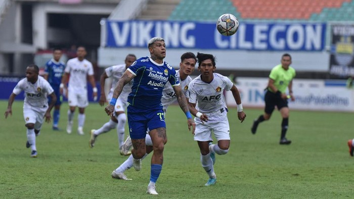 Lanjutan Liga Super League Indonesia Persik vs Persib.