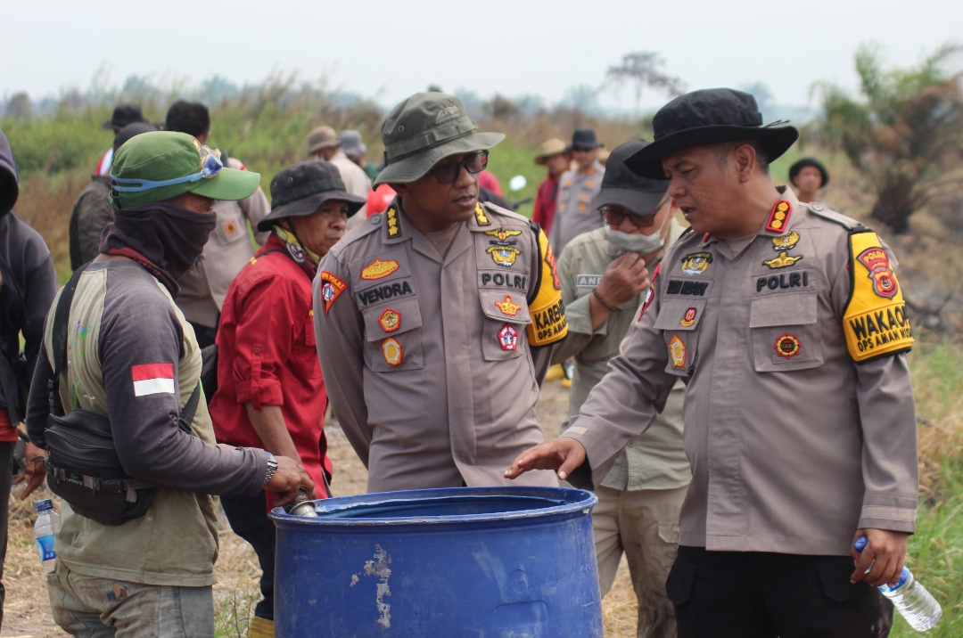 Polda Jambi Cek dan Tangani Karhutla di Sungai Aur, Luas Lahan Terbakar Capai 20 Hektare.